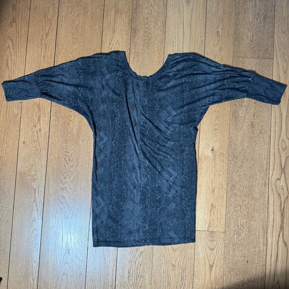 Nation LTD Snake Print Dolman Sleeve Mini Dress SZ M Black Gray Goth DK Romantic - Picture 2 of 7